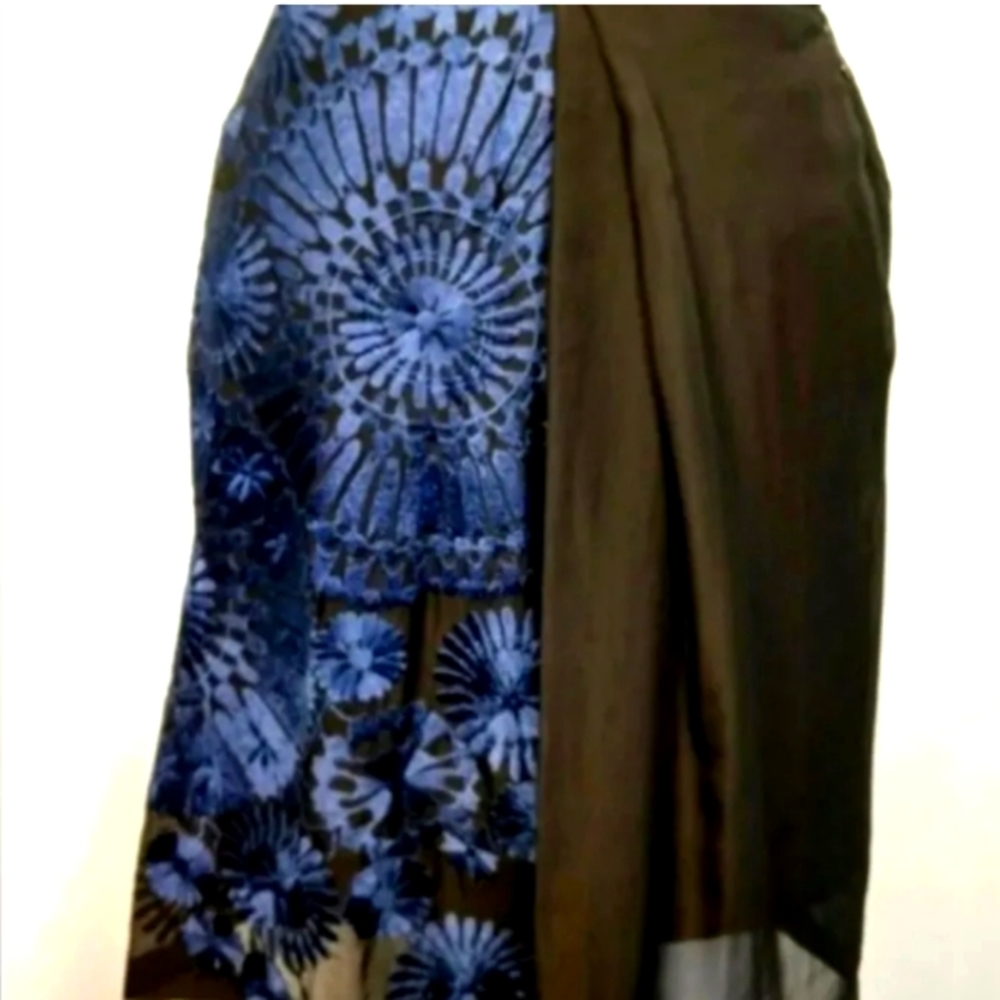 NWOT! Dries Van Note skirt, Medium , Black navy embroidered silk.